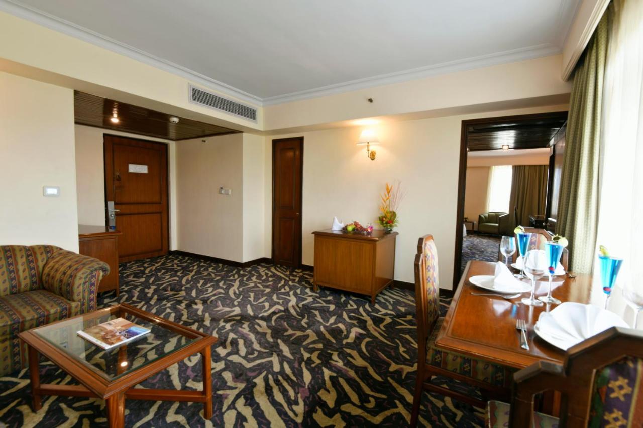 Peerless 4* Kolkata